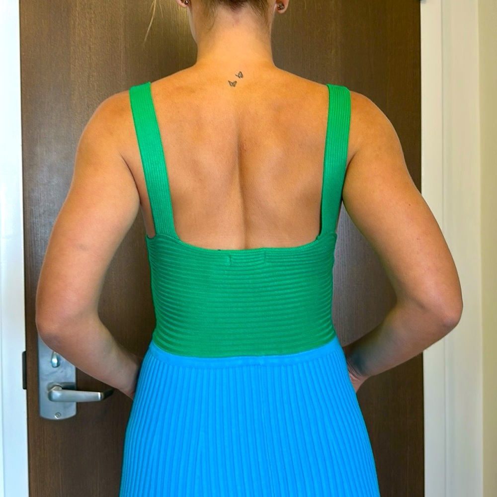 BRAND NEW Lulu’s Green and Blue Color Block Cutout Ribbed Knit Form Fitted Dress - Picture 11 of 12